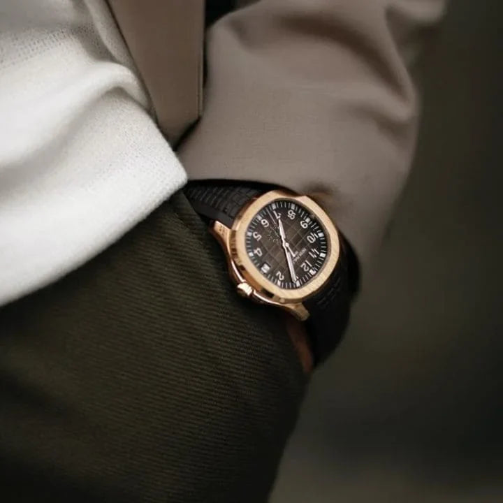 Nibosi Nemesis Men's Rubber Strap Watch – Black & Gold